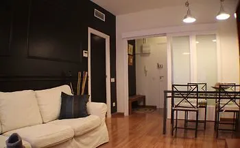 Отель Espai Barcelona Camp Nou Apartment
